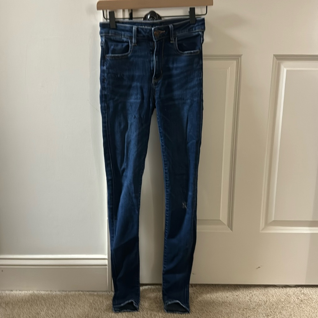 American Eagle Size 2 Bluejeans